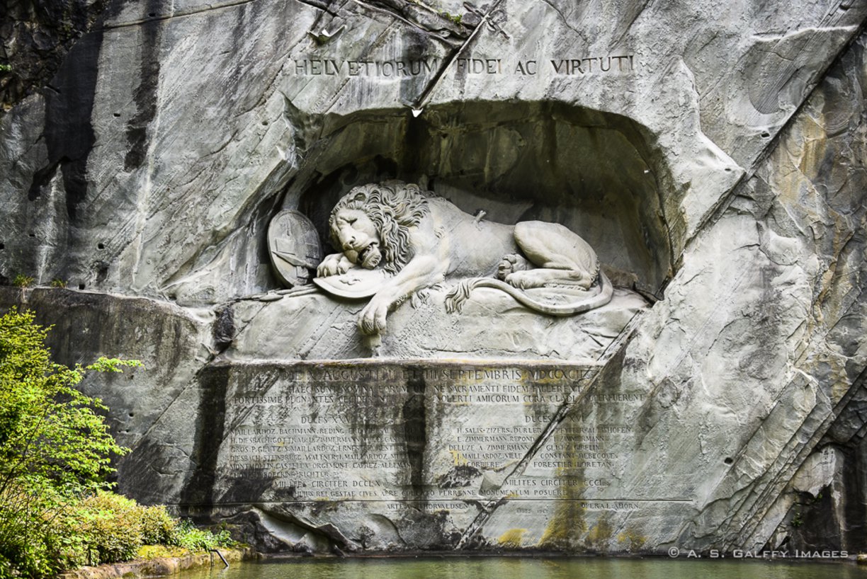 Lucerne lion monument