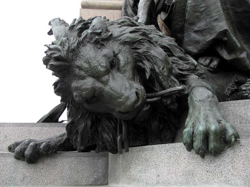 5 fascinating lion statues you need to see Explorica